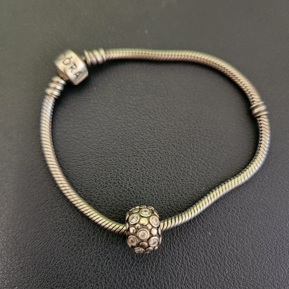 Pandora Bracelet Charm Clip - Picture 1 of 1